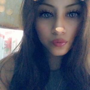 Meet your Posher, Lesly